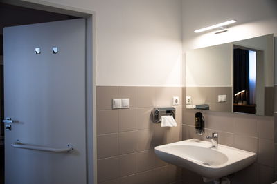 Standard Wheelchair Access